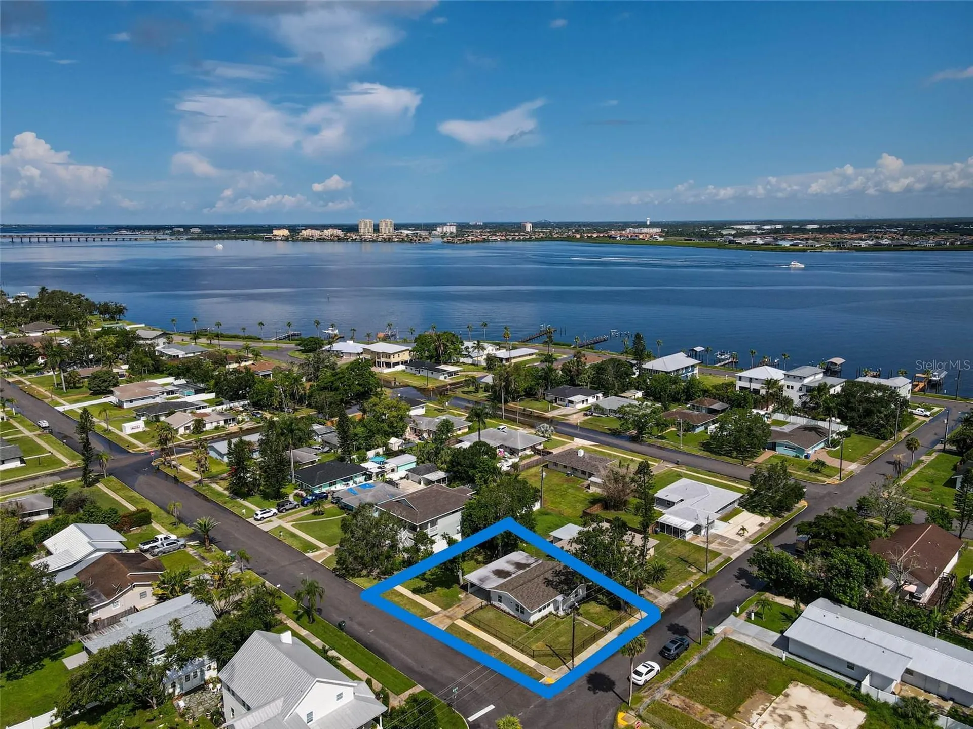 102 20th Street NE Bradenton FL 34208