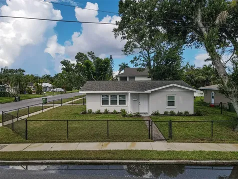 102 20th Street NE Bradenton FL 34208