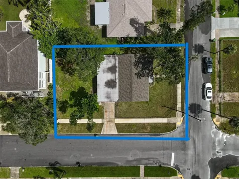 102 20th Street NE Bradenton FL 34208