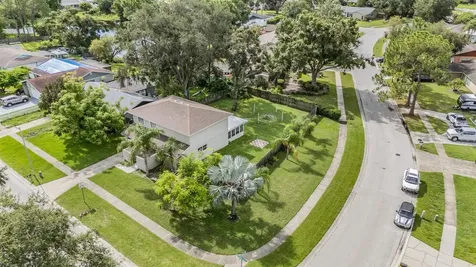 5218 Headland Hills Avenue Tampa FL 33625