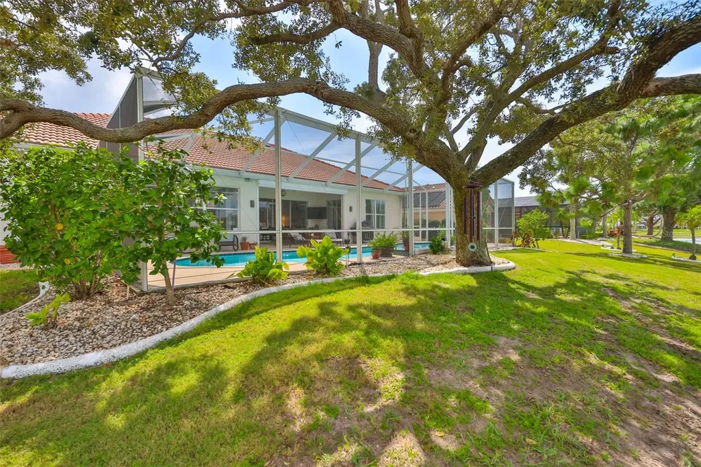 2327 Platinum Drive Sun City Center FL 33573