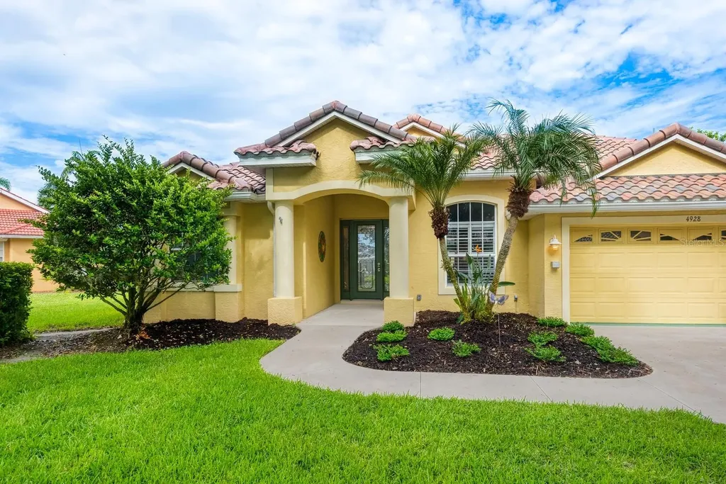 4928 Three Oaks Boulevard Sarasota FL 34233