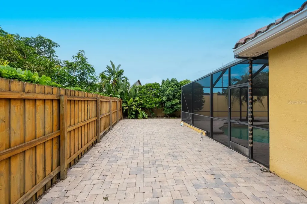 4928 Three Oaks Boulevard Sarasota FL 34233
