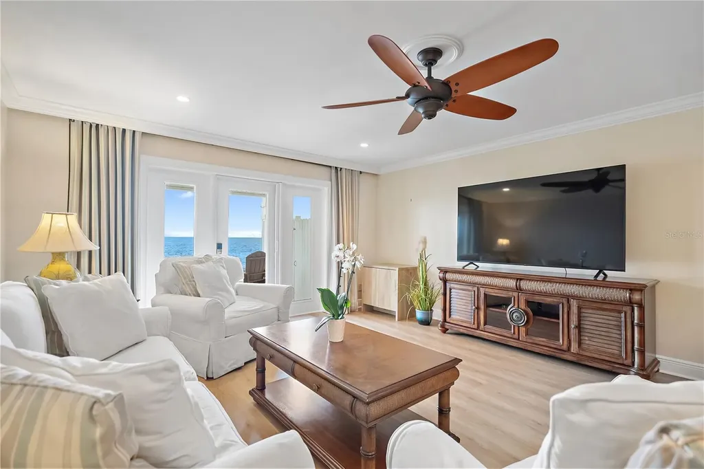 4974 Coquina Key Drive SE St Petersburg FL 33705