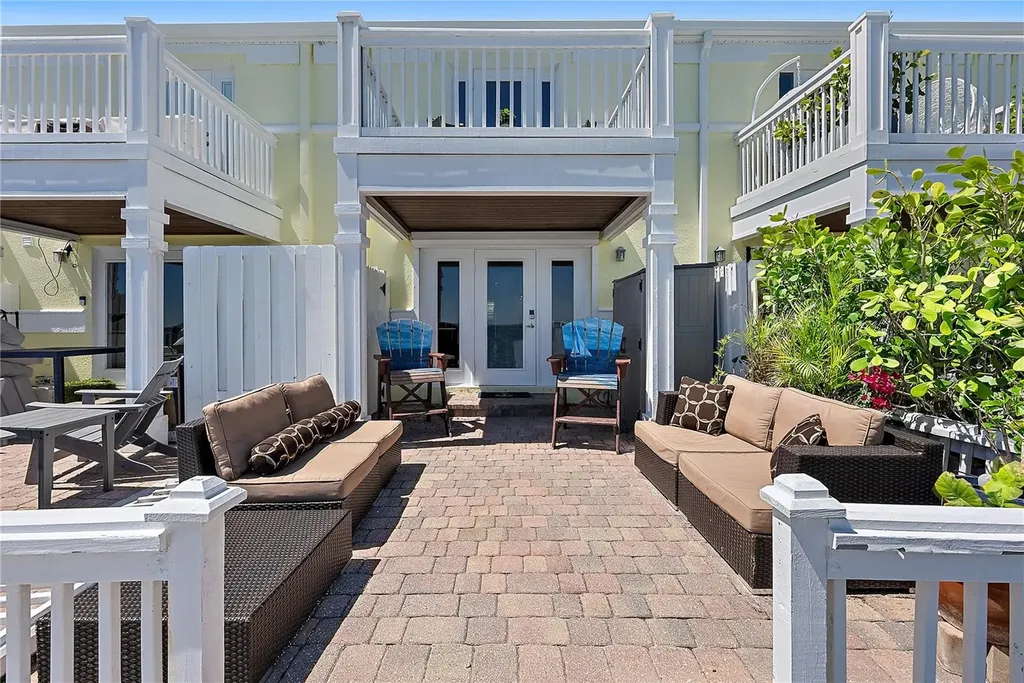 4974 Coquina Key Drive SE St Petersburg FL 33705