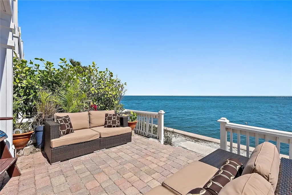 4974 Coquina Key Drive SE St Petersburg FL 33705