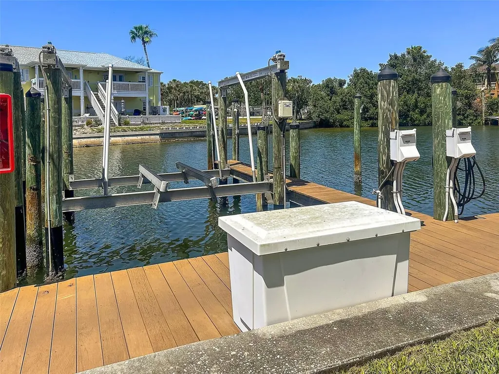 4974 Coquina Key Drive SE St Petersburg FL 33705