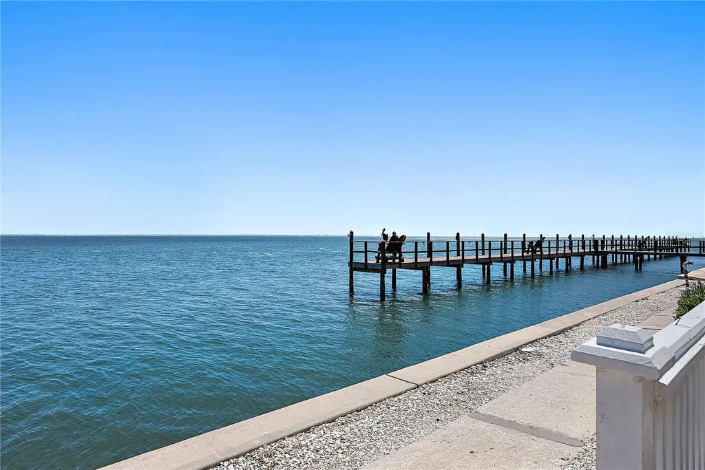 4974 Coquina Key Drive SE St Petersburg FL 33705