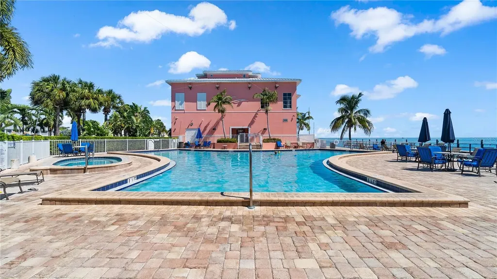 4974 Coquina Key Drive SE St Petersburg FL 33705