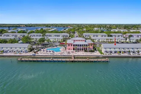 4974 Coquina Key Drive SE St Petersburg FL 33705
