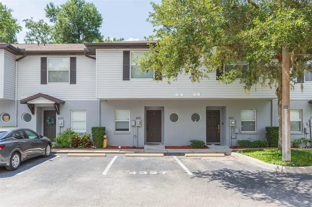 4327 Har Paul Circle Tampa FL 33614