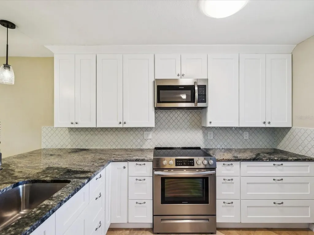 4805 Alt 19 Palm Harbor FL 34683