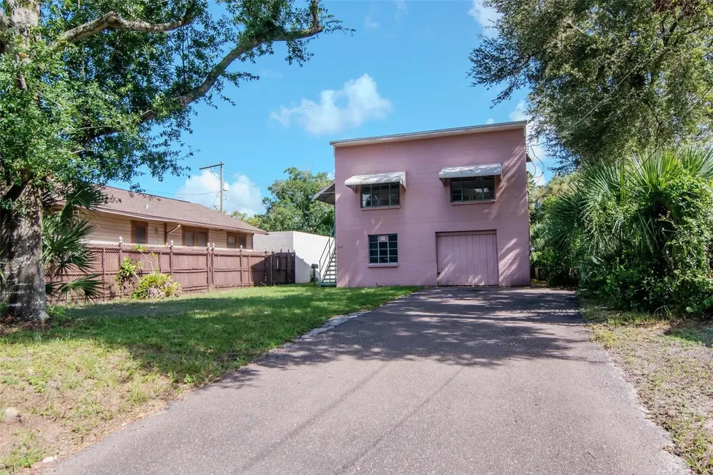 215 W Violet Street Tampa FL 33603