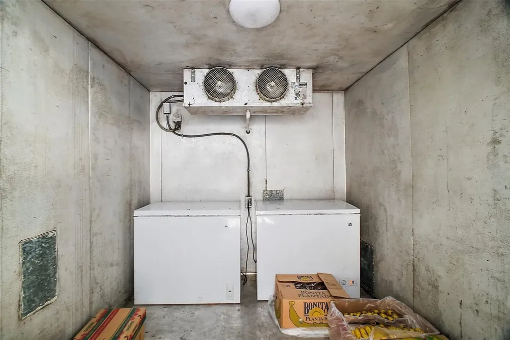 454 N Park Avenue Apopka FL 32712