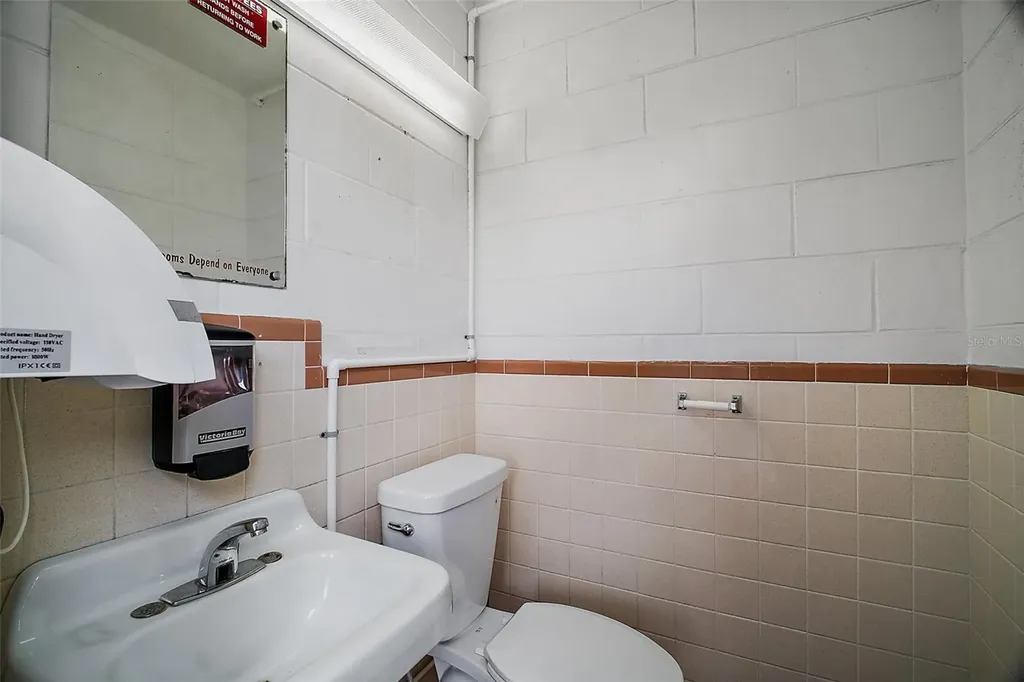 454 N Park Avenue Apopka FL 32712