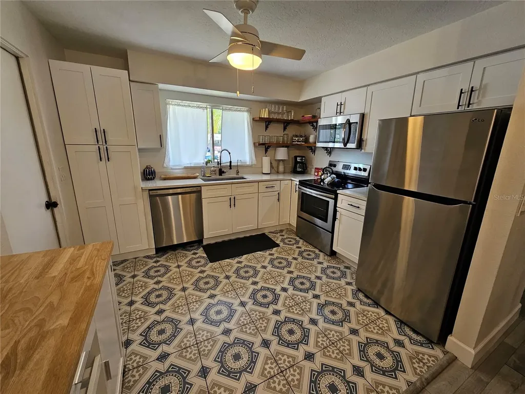 6442 Colonial Drive Sarasota FL 34231