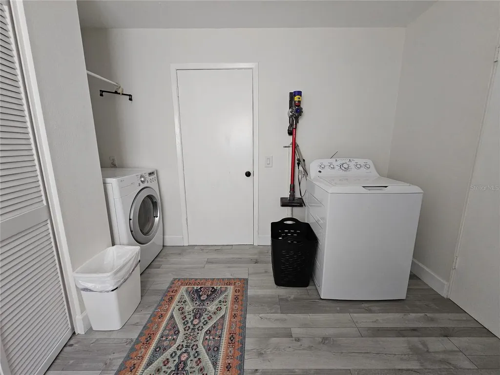 6442 Colonial Drive Sarasota FL 34231