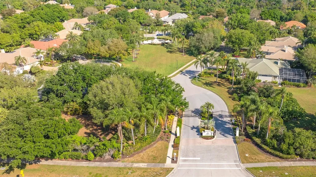 6909 Lennox Place Bradenton FL 34201