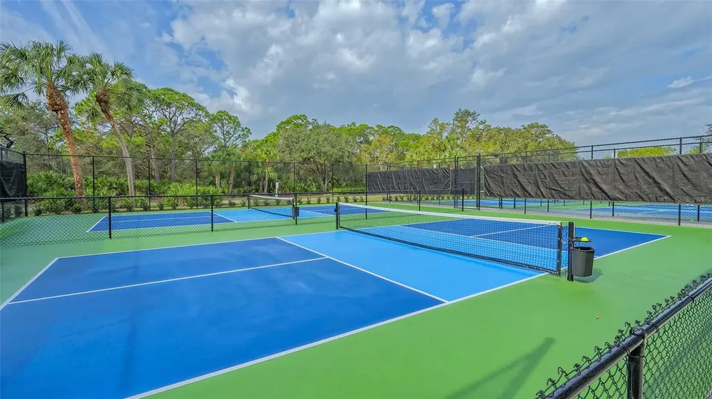 6909 Lennox Place Bradenton FL 34201