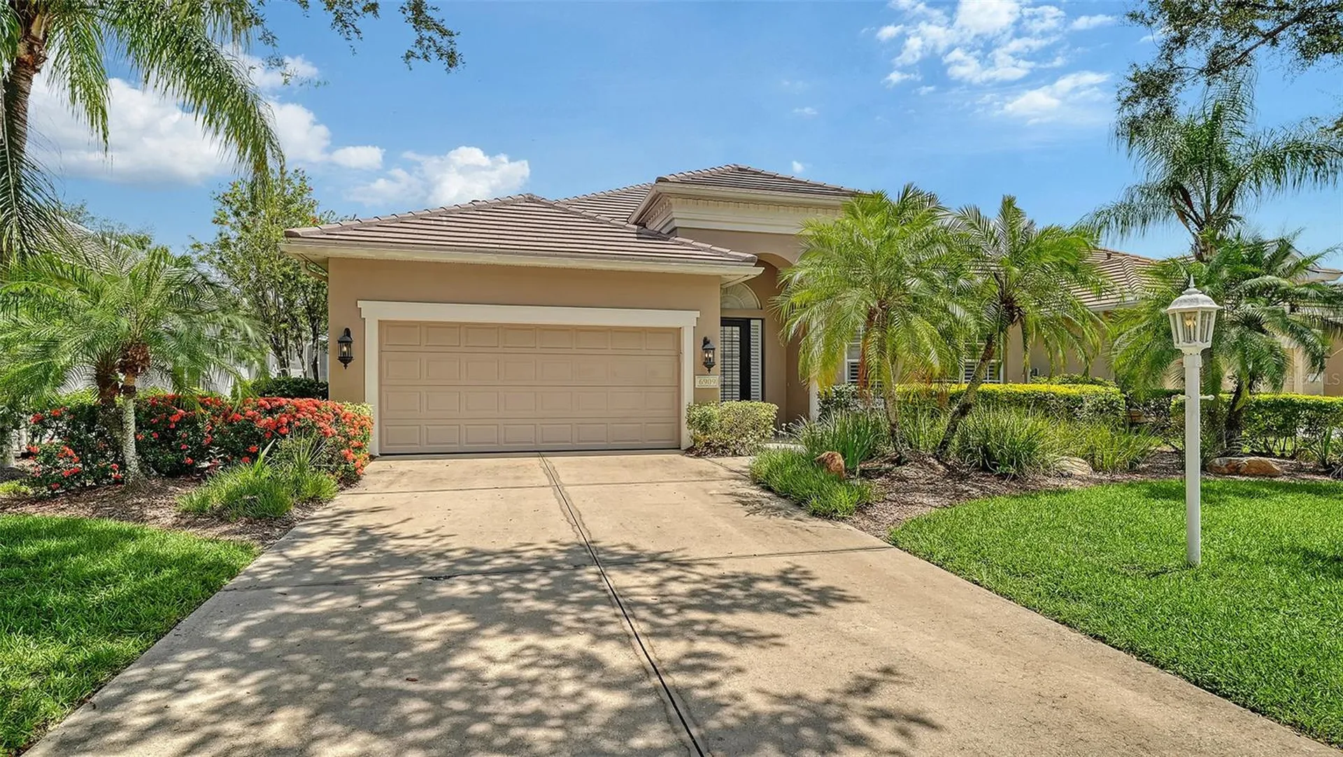 6909 Lennox Place Bradenton FL 34201
