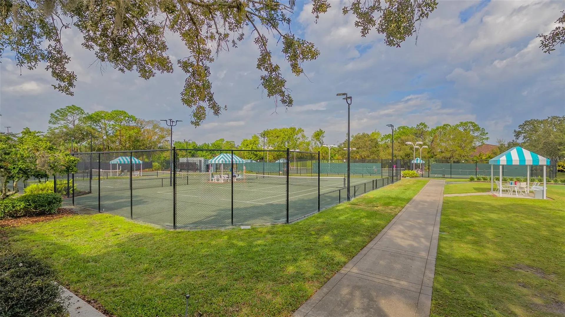 6909 Lennox Place Bradenton FL 34201