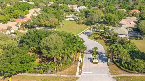 6909 Lennox Place Bradenton FL 34201