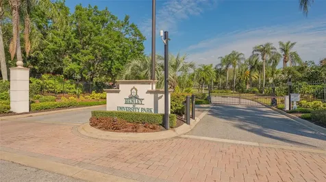 6909 Lennox Place Bradenton FL 34201