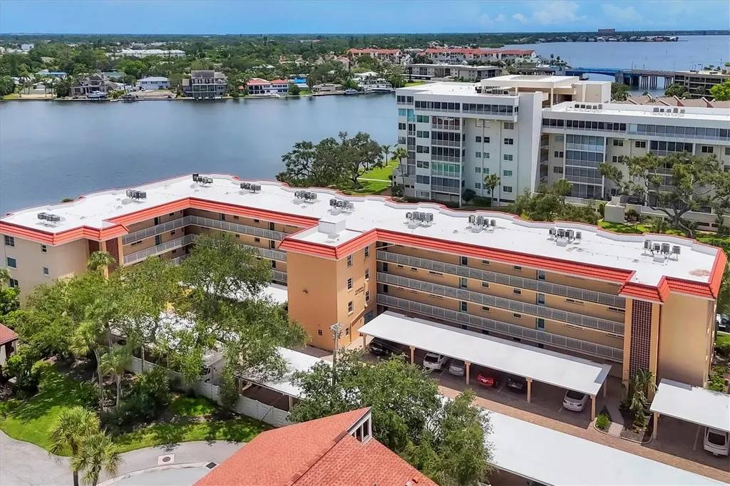 1350 N Portofino Drive Sarasota FL 34242