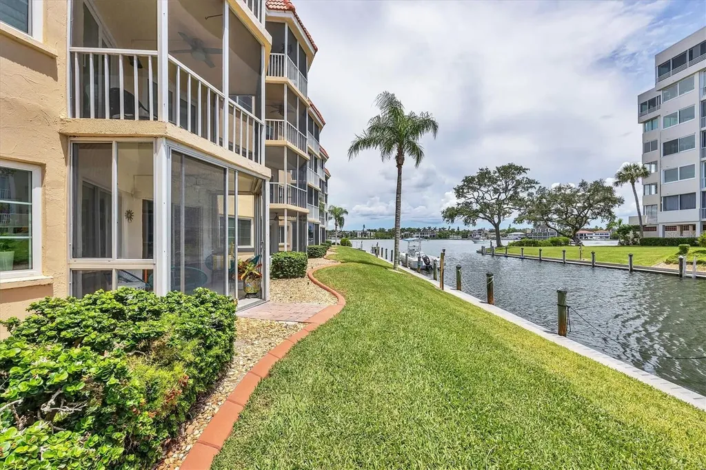 1350 N Portofino Drive Sarasota FL 34242