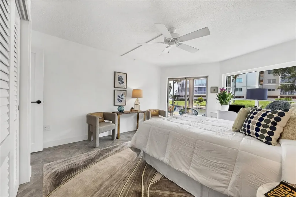 1350 N Portofino Drive Sarasota FL 34242