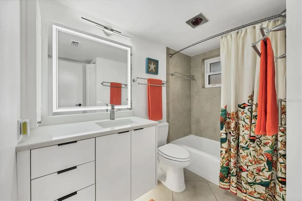 1350 N Portofino Drive Sarasota FL 34242