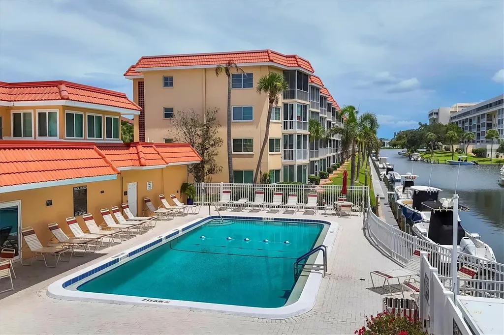 1350 N Portofino Drive Sarasota FL 34242
