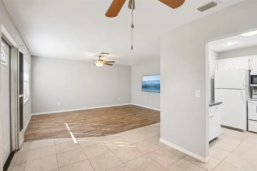 2304 Glenmore Circle Sun City Center FL 33573