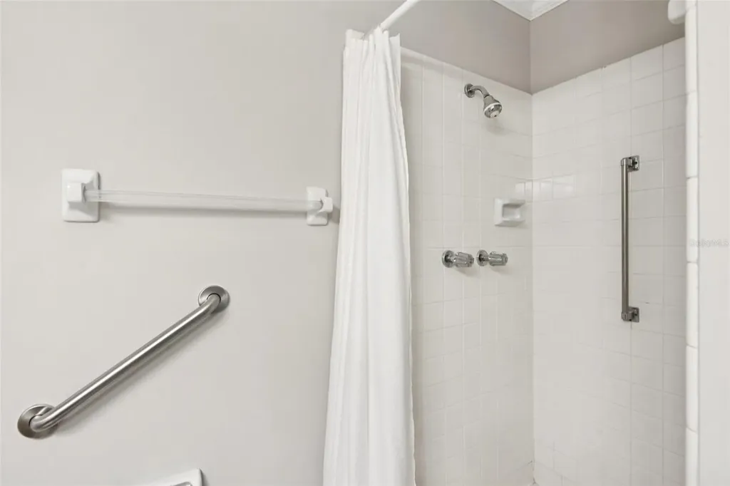 2304 Glenmore Circle Sun City Center FL 33573