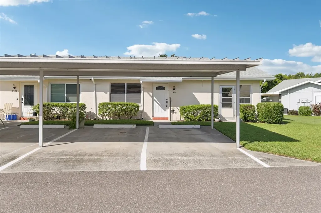 2304 Glenmore Circle Sun City Center FL 33573