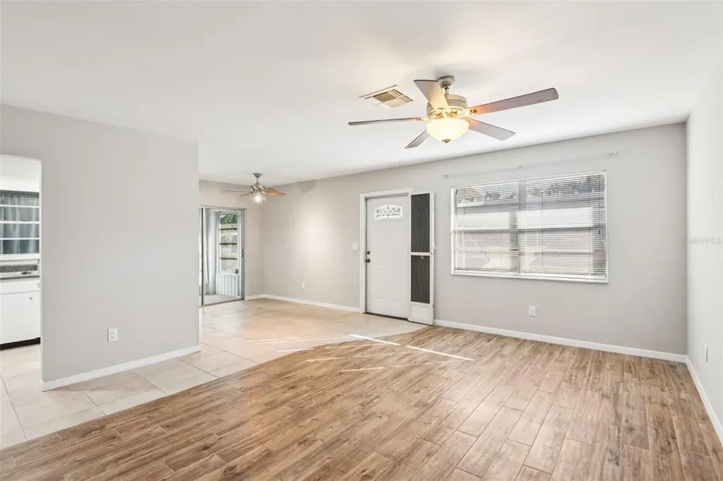 2304 Glenmore Circle Sun City Center FL 33573