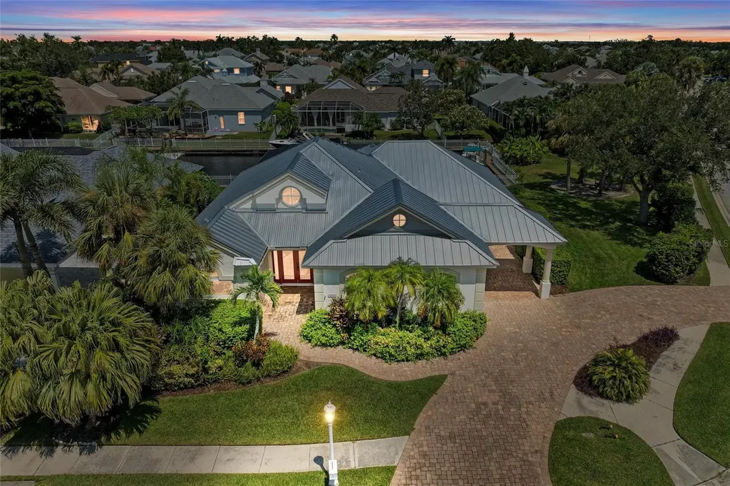 202 Americas Cup Boulevard Bradenton FL 34208