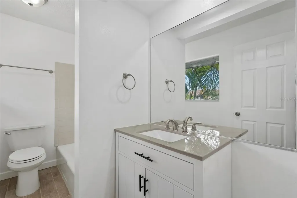 1125 Longfellow Way Sarasota FL 34243