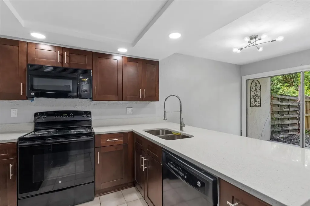 1125 Longfellow Way Sarasota FL 34243