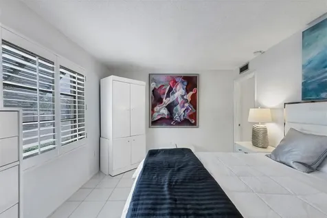 4660 Ocean Boulevard Sarasota FL 34242