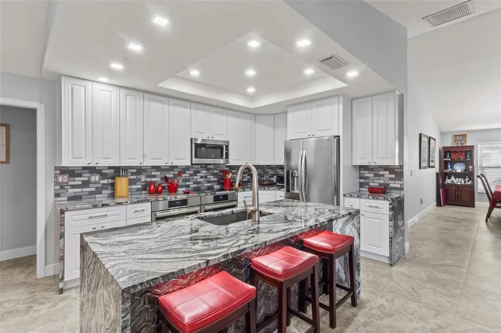 4219 Presidential Avenue Circle E Bradenton FL 34203