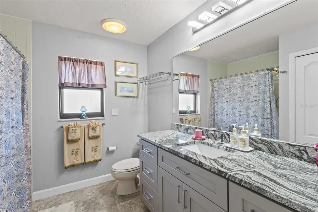 4219 Presidential Avenue Circle E Bradenton FL 34203