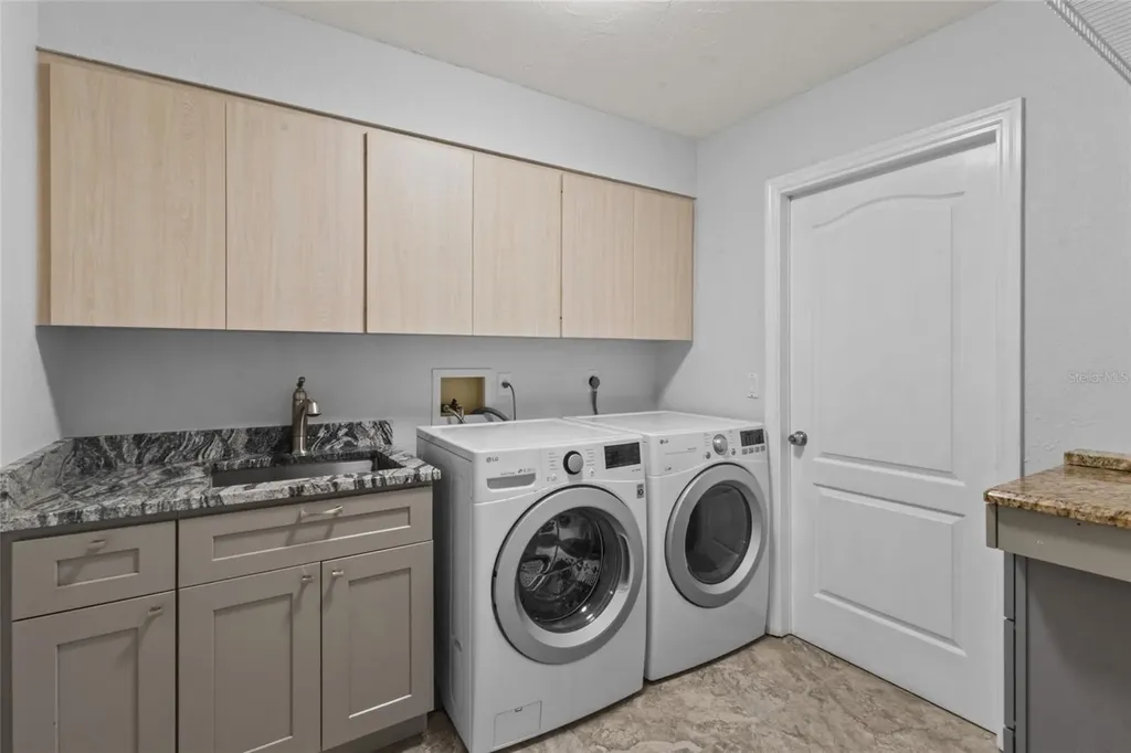 4219 Presidential Avenue Circle E Bradenton FL 34203