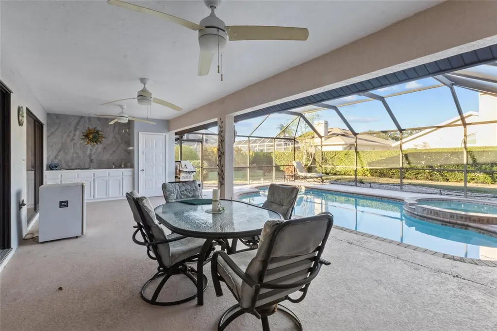 4219 Presidential Avenue Circle E Bradenton FL 34203