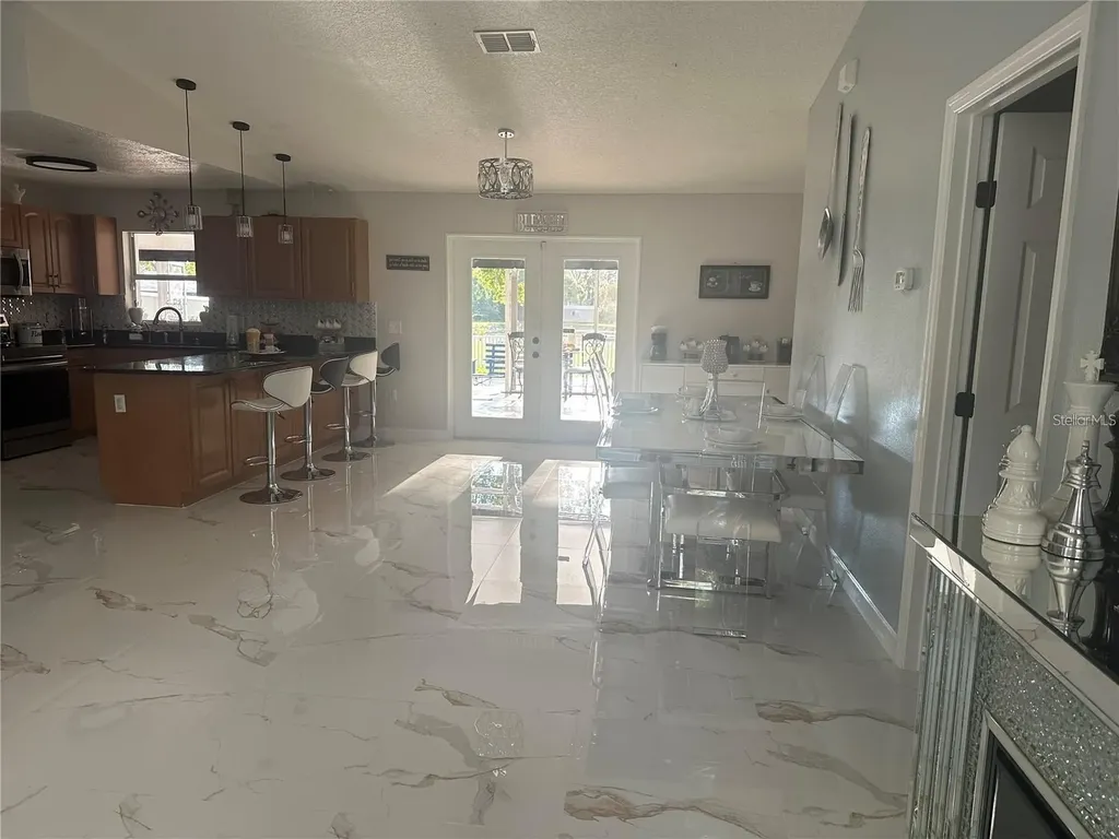 10520 Henderson Road Tampa FL 33625