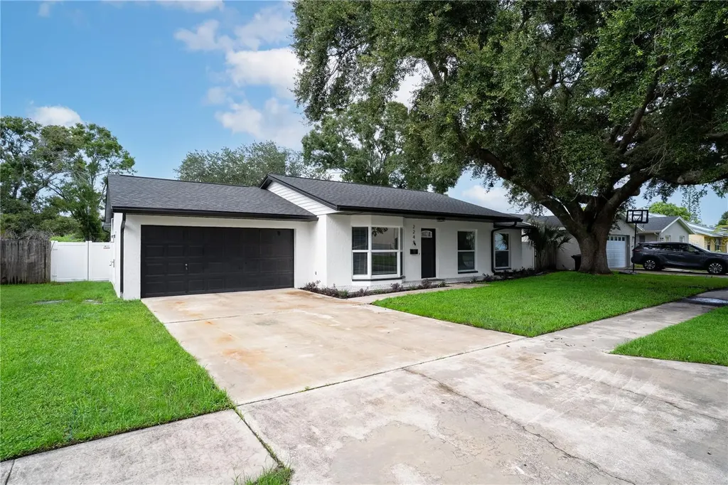 2249 65th Place N St Petersburg FL 33702