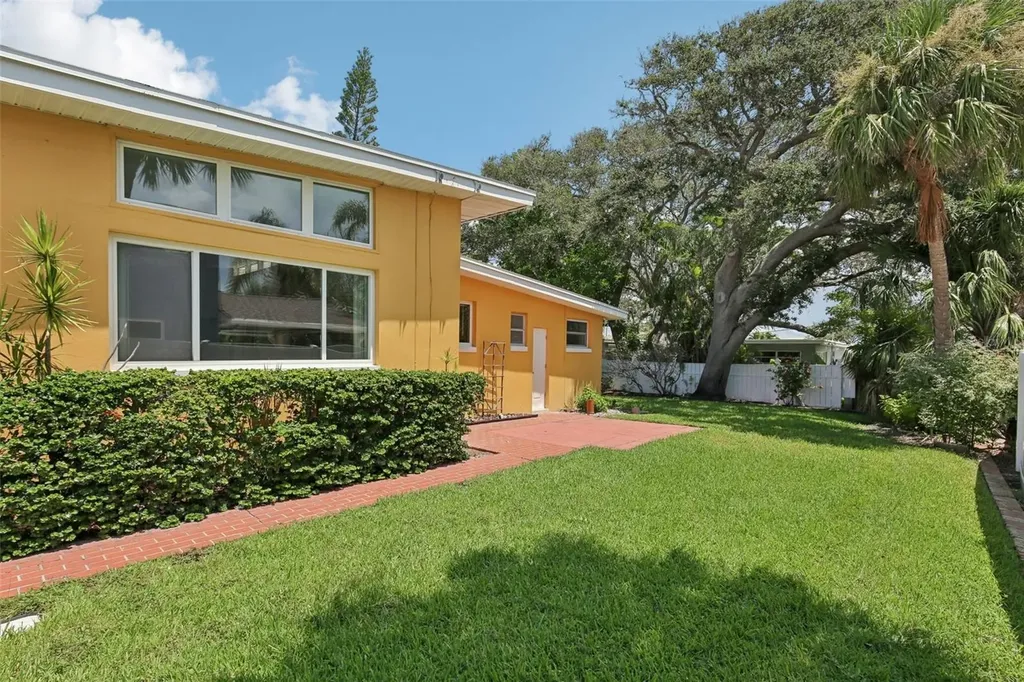 941 Gulf Boulevard Belleair Beach FL 33786