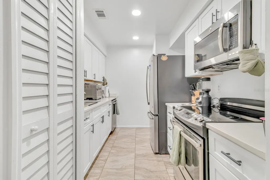 6108 Curry Ford Road Orlando FL 32822