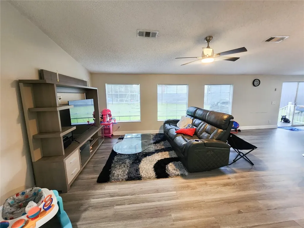 18975 W Highway 328 Dunnellon FL 34432