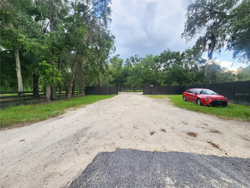 18975 W Highway 328 Dunnellon FL 34432